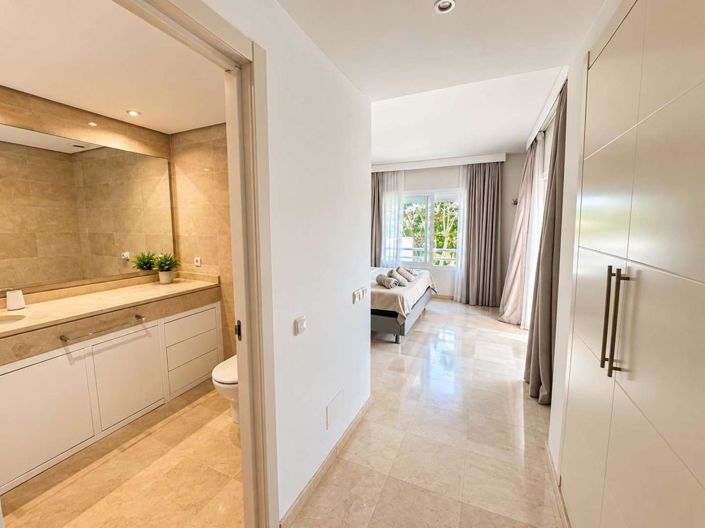 Image No.31-2 Bed Property for sale
