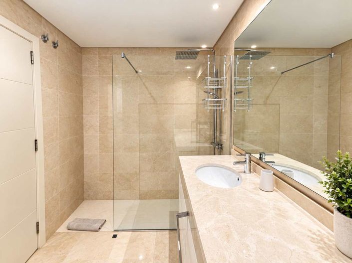 Image No.35-2 Bed Property for sale