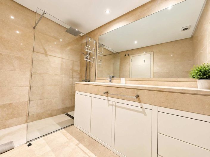 Image No.36-2 Bed Property for sale