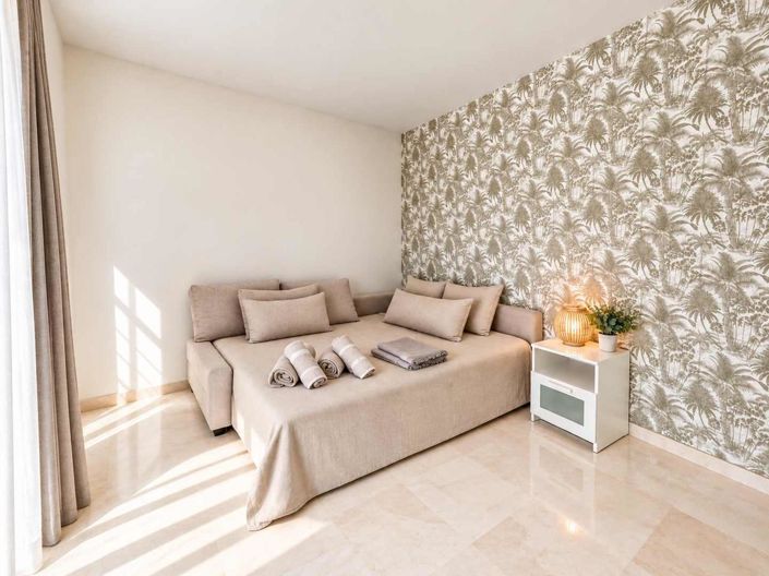 Image No.40-2 Bed Property for sale