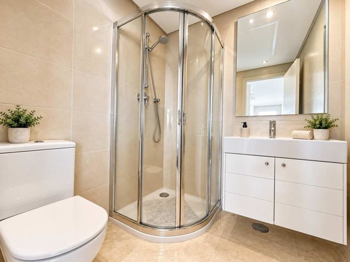Image No.42-2 Bed Property for sale