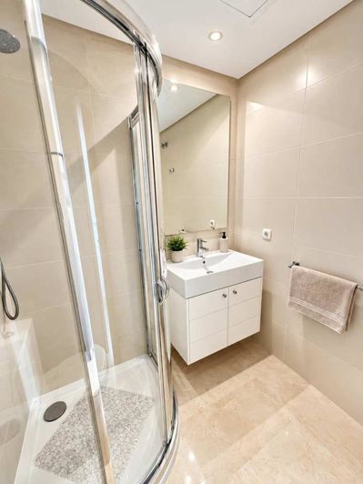 Image No.44-2 Bed Property for sale
