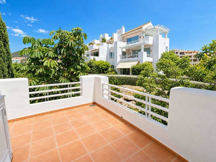 Image No.50-2 Bed Property for sale