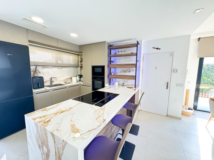 Image No.17-3 Bed Property for sale