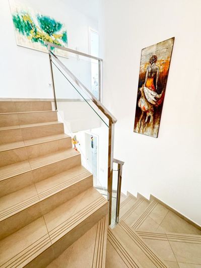 Image No.21-3 Bed Property for sale