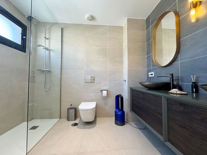 Image No.31-3 Bed Property for sale