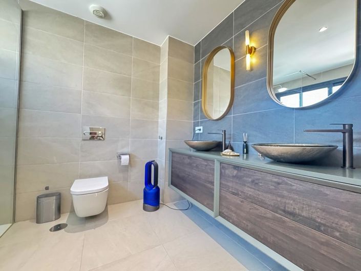 Image No.33-3 Bed Property for sale