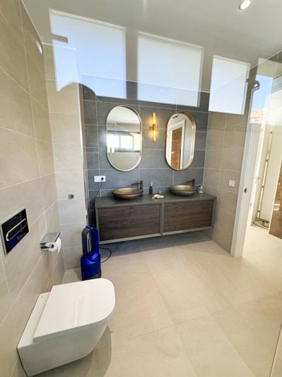 Image No.34-3 Bed Property for sale