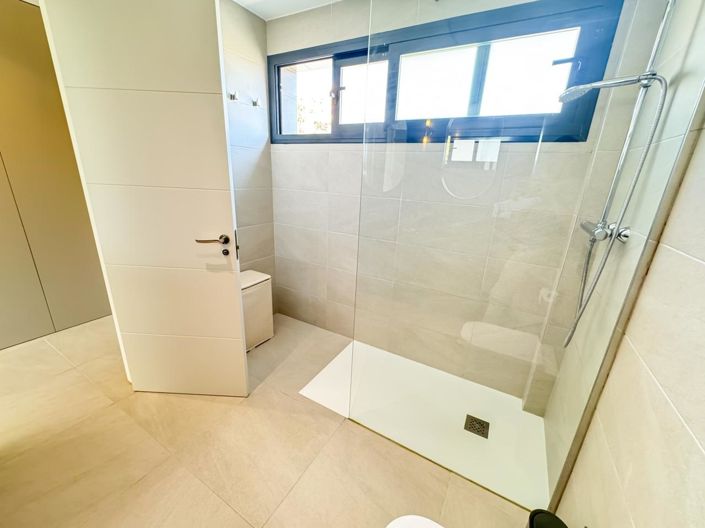 Image No.35-3 Bed Property for sale
