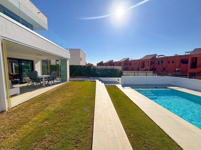 Image No.4-3 Bed Property for sale