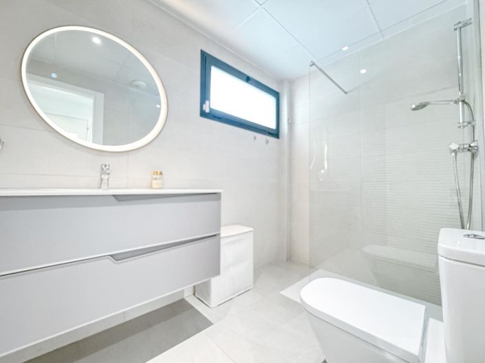 Image No.49-3 Bed Property for sale