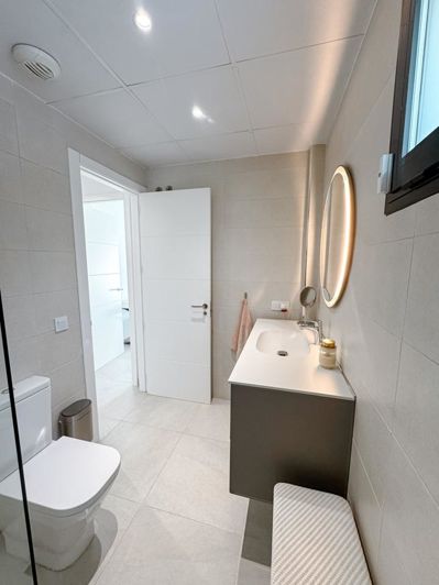 Image No.50-3 Bed Property for sale