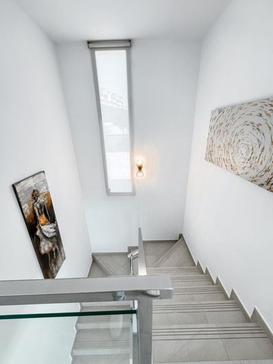 Image No.54-3 Bed Property for sale