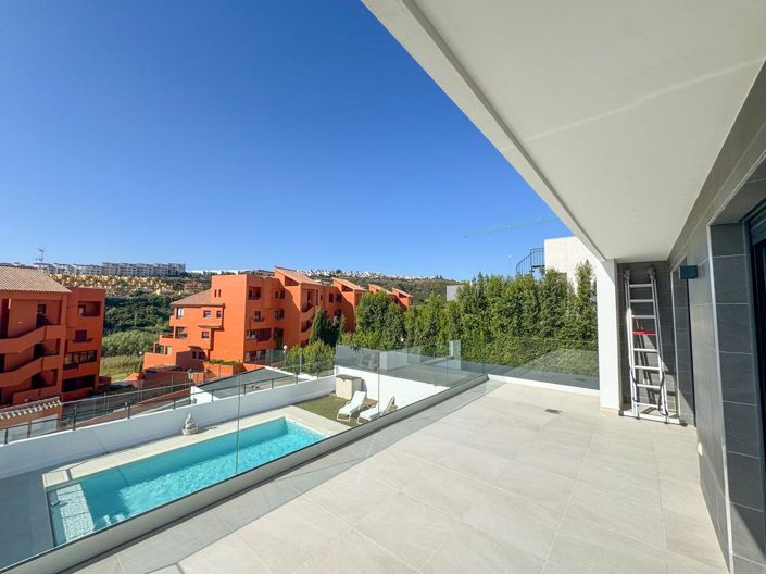 Image No.60-3 Bed Property for sale