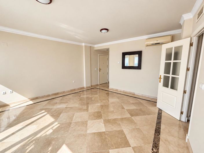Image No.11-2 Bed Property for sale