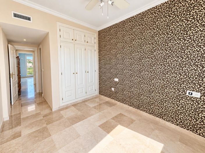 Image No.18-2 Bed Property for sale