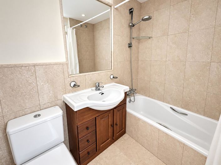 Image No.19-2 Bed Property for sale