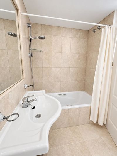 Image No.20-2 Bed Property for sale