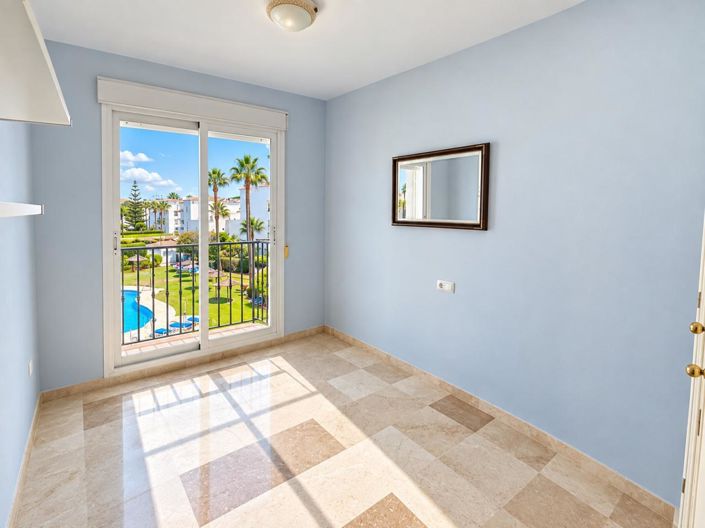 Image No.23-2 Bed Property for sale