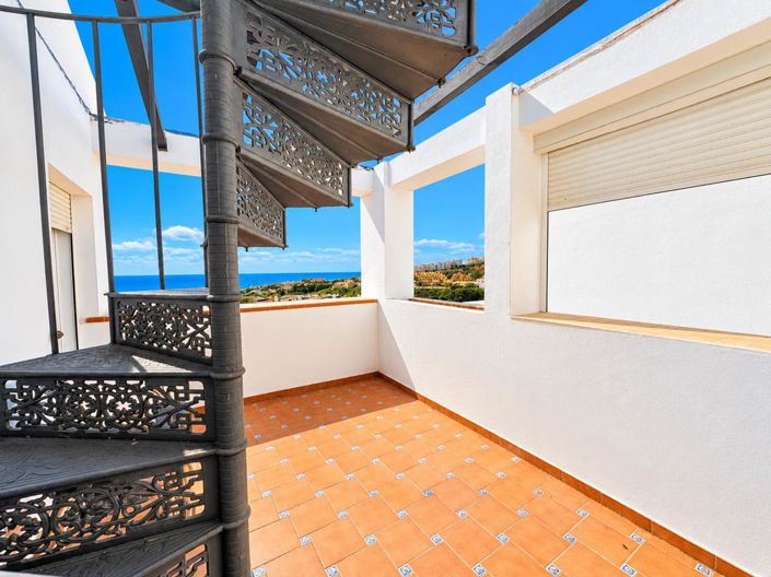 Image No.3-2 Bed Property for sale