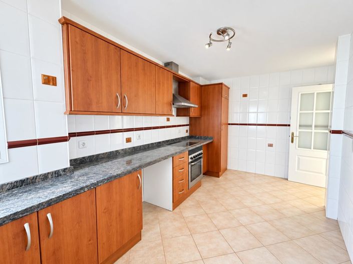 Image No.30-2 Bed Property for sale