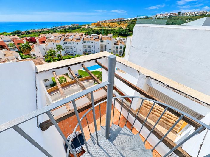 Image No.33-2 Bed Property for sale