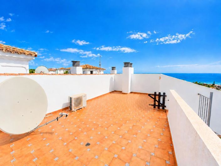 Image No.34-2 Bed Property for sale