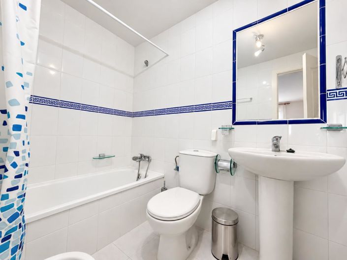 Image No.10-3 Bed Property for sale