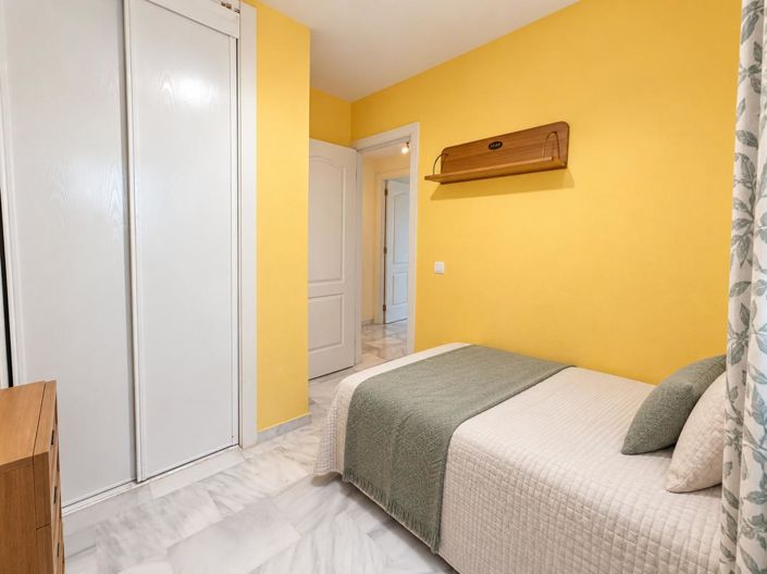 Image No.12-3 Bed Property for sale