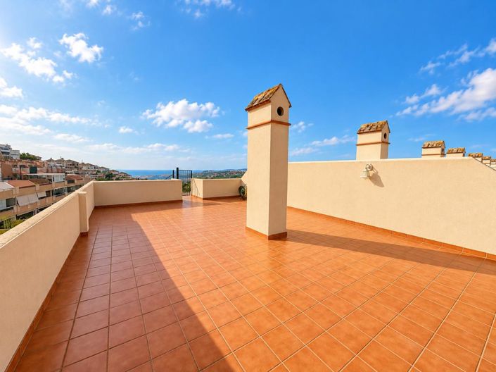 Image No.18-3 Bed Property for sale