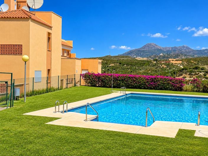 Image No.26-3 Bed Property for sale