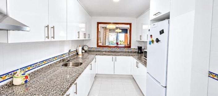 Image No.18-2 Bed Property for sale