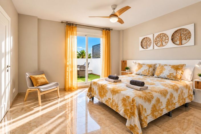 Image No.12-3 Bed Property for sale