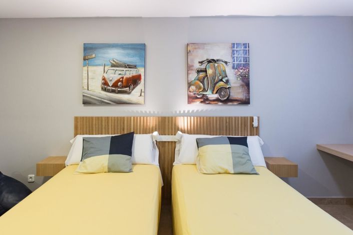 Image No.20-3 Bed Property for sale