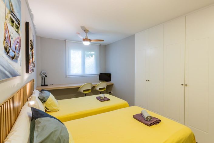 Image No.21-3 Bed Property for sale