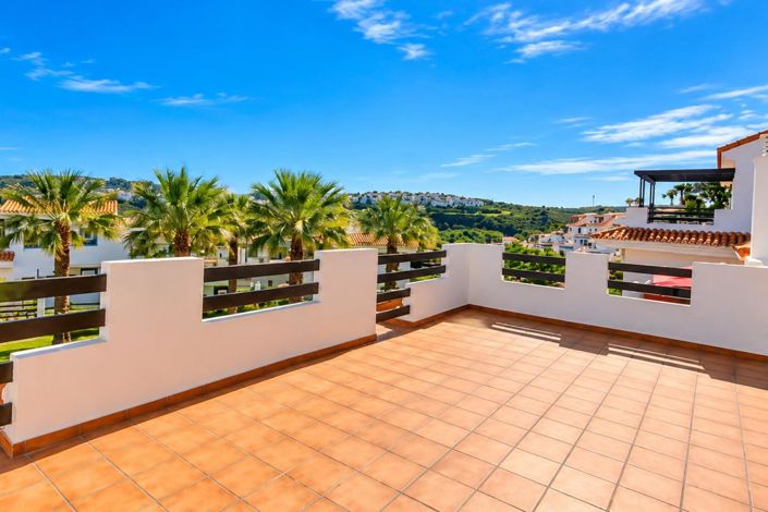 Image No.26-3 Bed Property for sale