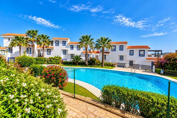 Image No.27-3 Bed Property for sale