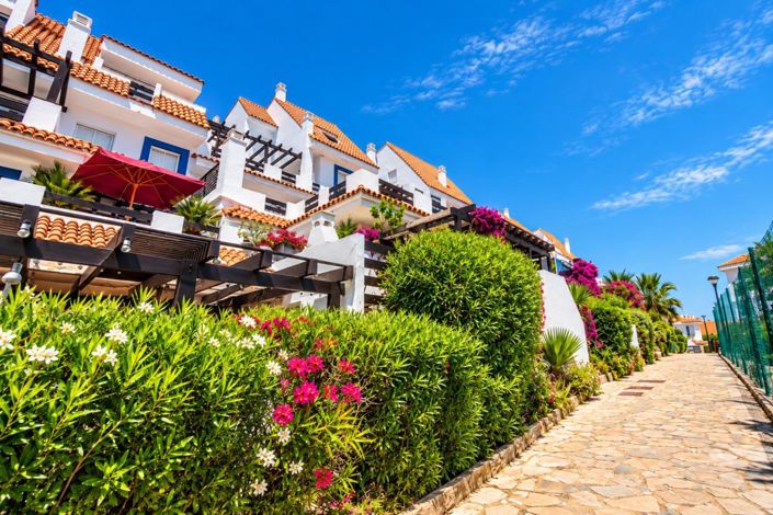 Image No.30-3 Bed Property for sale