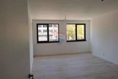 L_d834e944-1631-47ba-bdb7-88500b6dba26