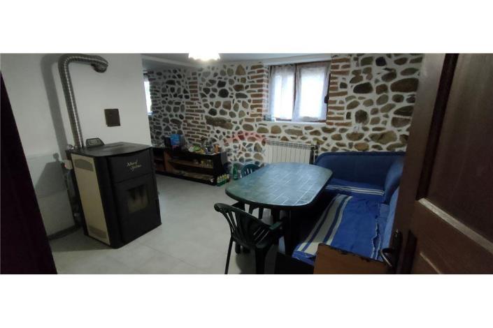 Image No.10-6 Bed Country House for sale
