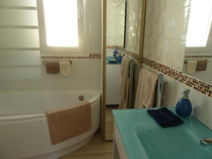 Image No.26-2 Bed Townhouse for sale