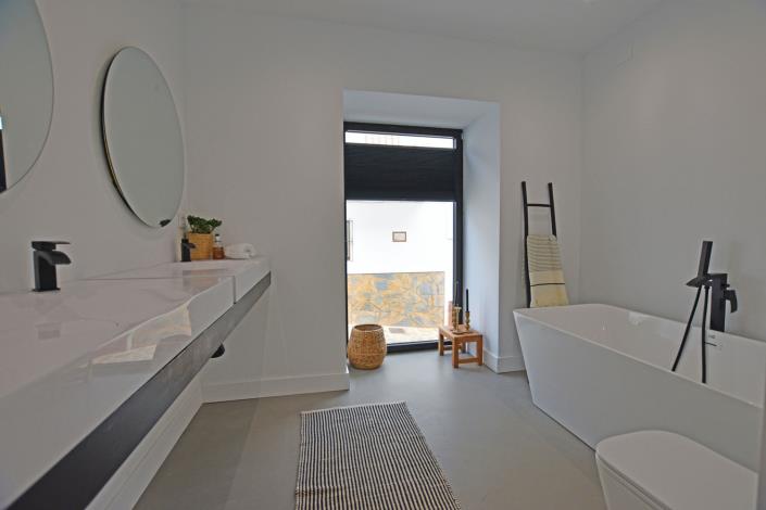 Image No.26-2 Bed Village House for sale