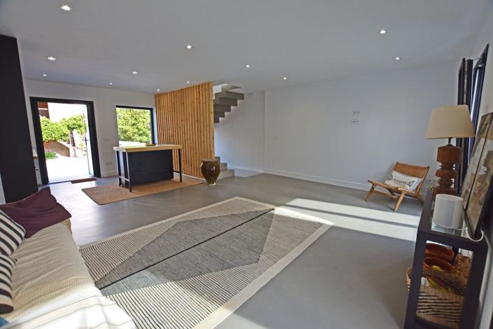 Image No.11-2 Bed Village House for sale