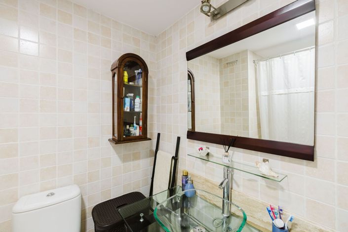 Image No.15-2 Bed Flat for sale