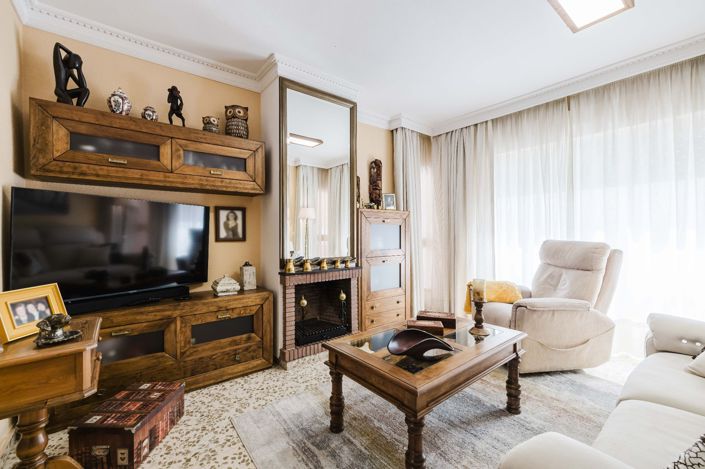 Image No.19-4 Bed Townhouse for sale