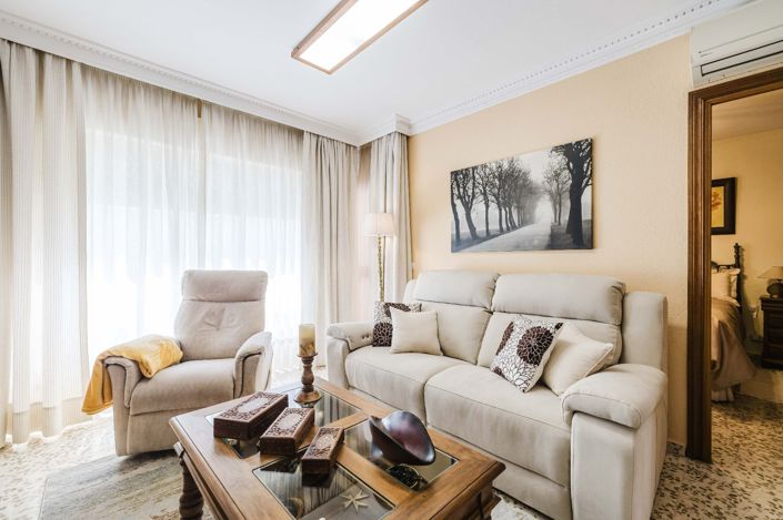 Image No.20-4 Bed Townhouse for sale