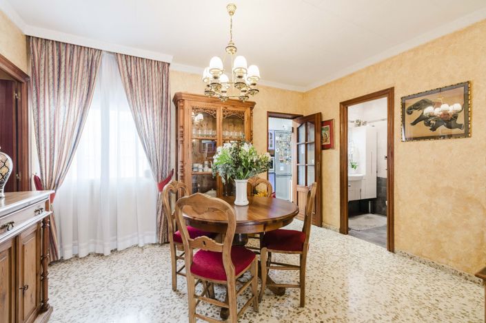 Image No.25-4 Bed Townhouse for sale