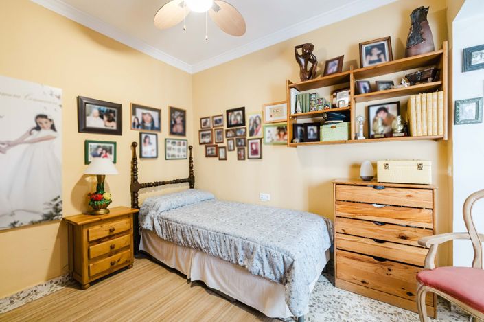 Image No.27-4 Bed Townhouse for sale