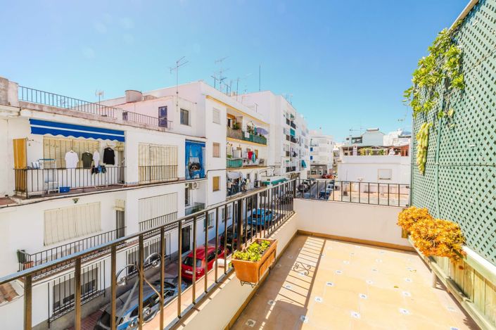 Image No.35-4 Bed Townhouse for sale