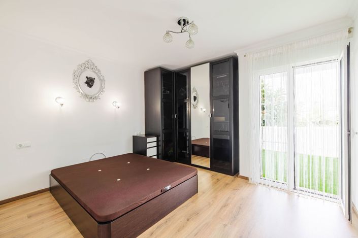 Image No.19-3 Bed Townhouse for sale